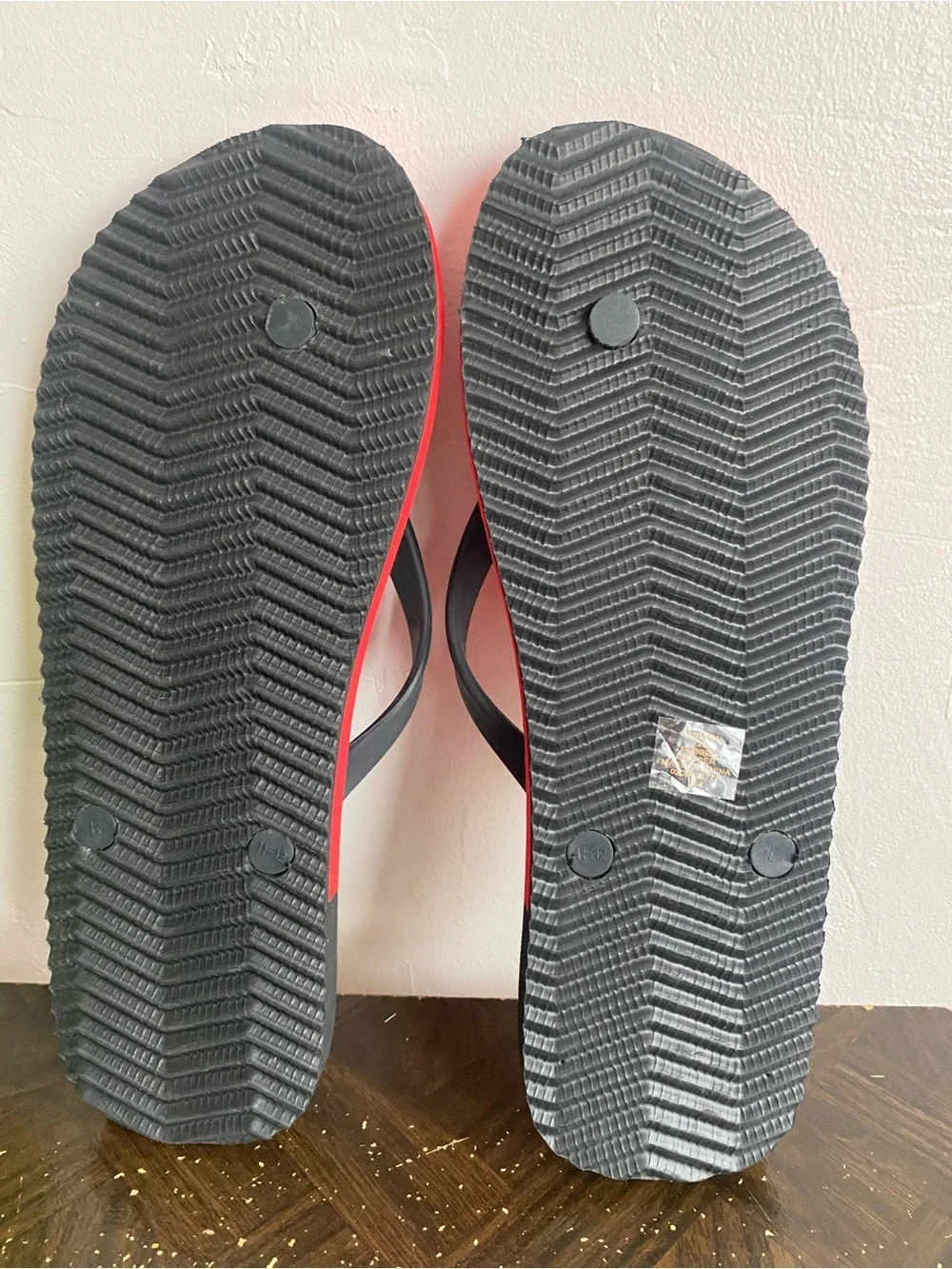 New Polo Ralph Lauren Red & Black Flip Flops Men’s Sz 8D,9/10D, 11/12D